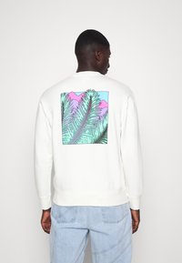 Levi's® RELAXED GRAPHIC CREW UNSIEX - Camisola - summer crew egret
