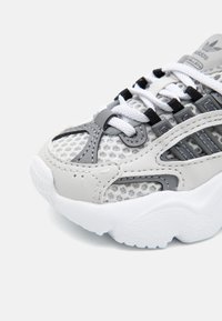 Thumbnail Image 6