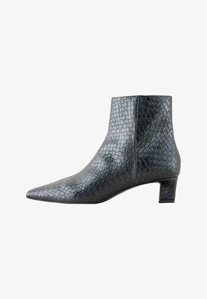 Next, REGULAR FIT - FOREVER COMFORT® CHISEL TOE WEAVE HEELED BOOTS - Classic ankle boots - black