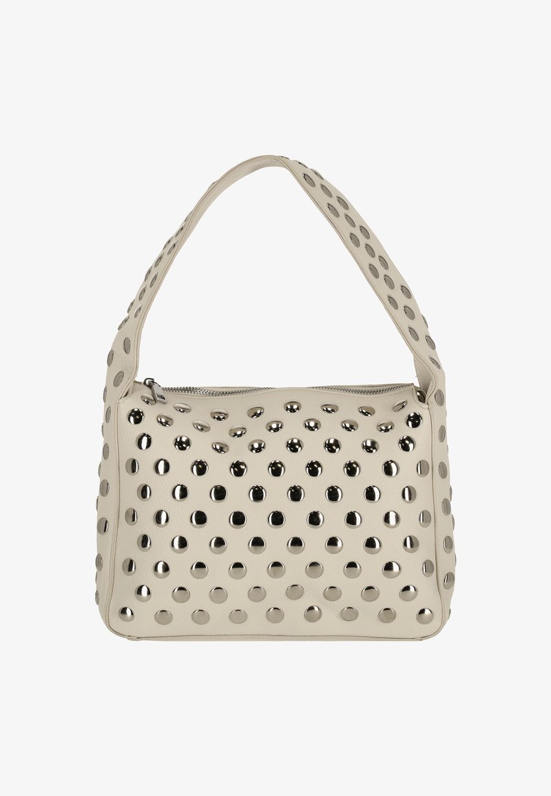 Lichtbeige handtas met een gladde textuur, voorzien van metalen studs, een ritssluiting en een brede schouderband voor gemakkelijk dragen.
