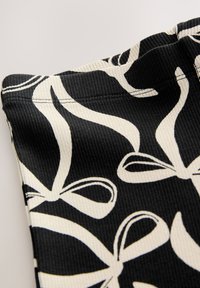 Non selezionato, black white bow