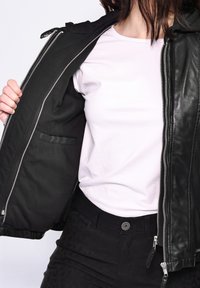 Mustang LEDERJACKE MIT SCHNALLEN - Leren jas - black