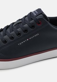 Tommy Hilfiger Sneakersy niskie