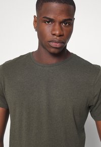 KnowledgeCotton Apparel ALDER TEE - T-shirt básica - green
