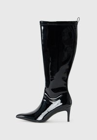 Boots med høye hæler - black