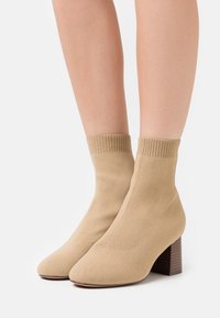 Even&Odd Wide Fit Kotníkové boty - beige