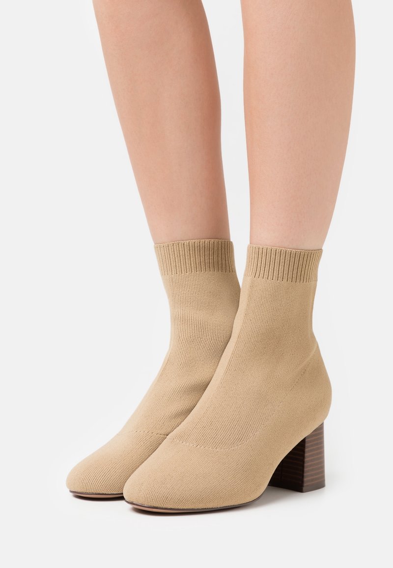 Even&Odd Wide Fit Kotníkové boty - beige
