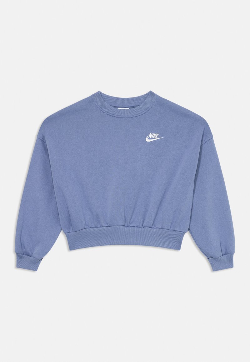 Sweatshirt curto azul claro feito de material macio, com gola redonda, punhos canelados e um pequeno logo branco da Nike no peito.