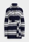STRIPED BELTED COTTON BLEND CARDIGAN - Jopica - refined navy/white