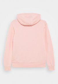 Ljusrosa huvtröja med en känguruficka, justerbar dragsko för huvan, ribbat manschetter och en mjuk bomullsblandning i textur.