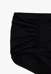 Schwarze high-waisted Bikinihose mit geraffter Textur, glattem Material und elastischem Bund, im klassischen Badebekleidungsdesign.