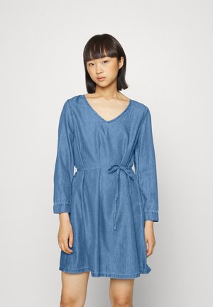 ONLBEA V NECK TUNIC  - Vestido de dia - medium blue denim