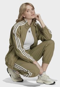 adidas noir paillette