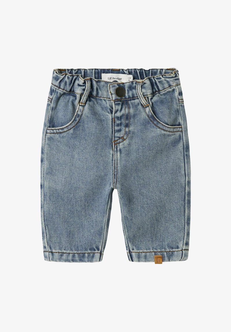 Shorts in denim azzurro chiaro con una fascia elastica in vita, design a cinque tasche, cuciture in vista e una piccola etichetta logo sul retro.