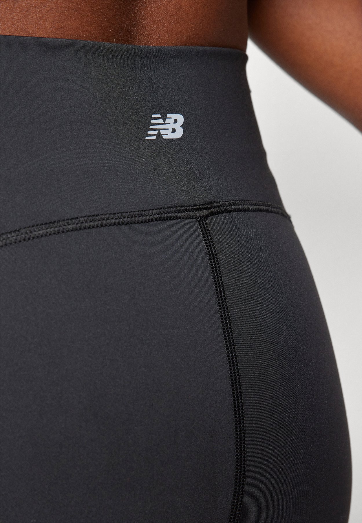 SLEEK POCKET HIGH RISE SHORT