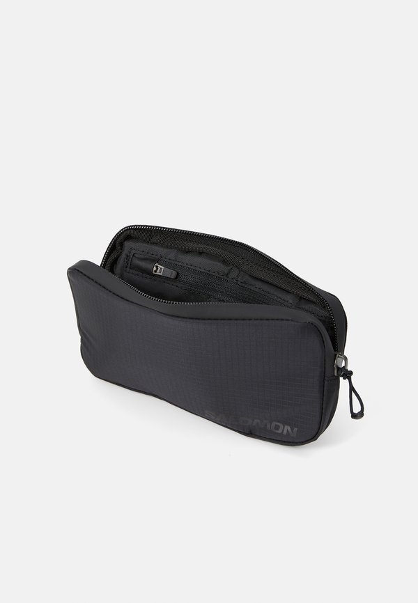 ESSENTIALS CASE UNISEX - Wash bag3