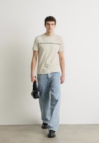 Thumbnail Image 2
