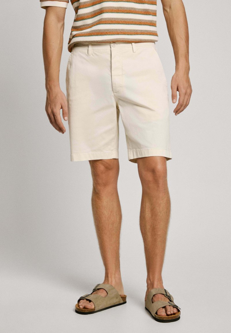 Pepe Jeans - REGULAR  - Shorts - ivory white, Enlarge