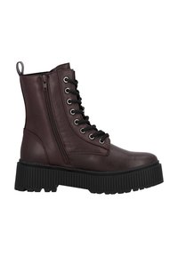 Botín de tobillo de imitación de cuero burdeos con cremallera lateral, cordones negros y suela de plataforma texturizada con ranuras verticales.