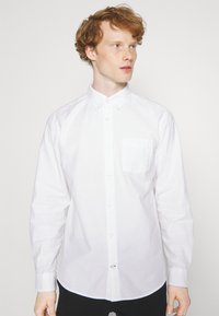 GAP STANDARD OXFORD - Vapaa-ajan kauluspaita - white