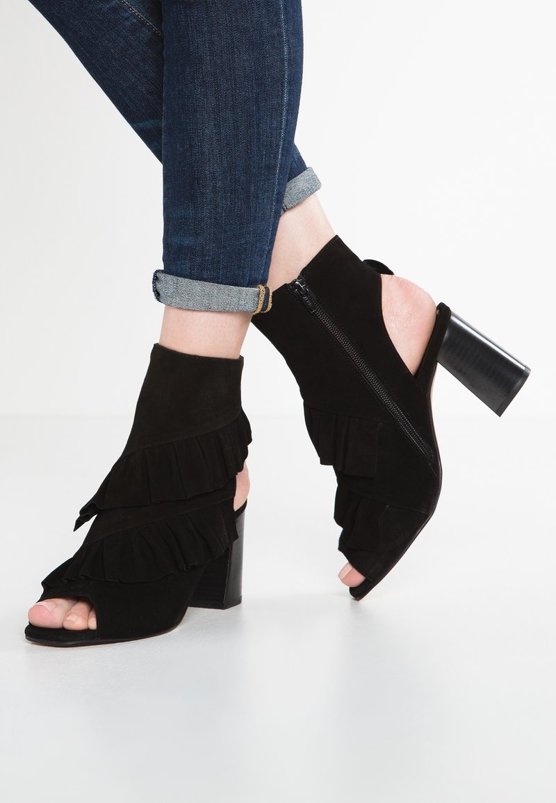 River Island Varrelliset sandaalit - black