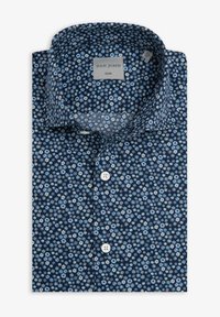 Granatowa koszula w kwiaty o dopasowanym kroju, z małymi jasnoniebieskimi i białymi wzorami kwiatowymi, klasycznym kołnierzykiem i białymi guzikami.