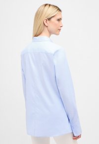 Eterna BAUMWOLLBLUSE - REGULAR FIT - Overhemdblouse - hellblau