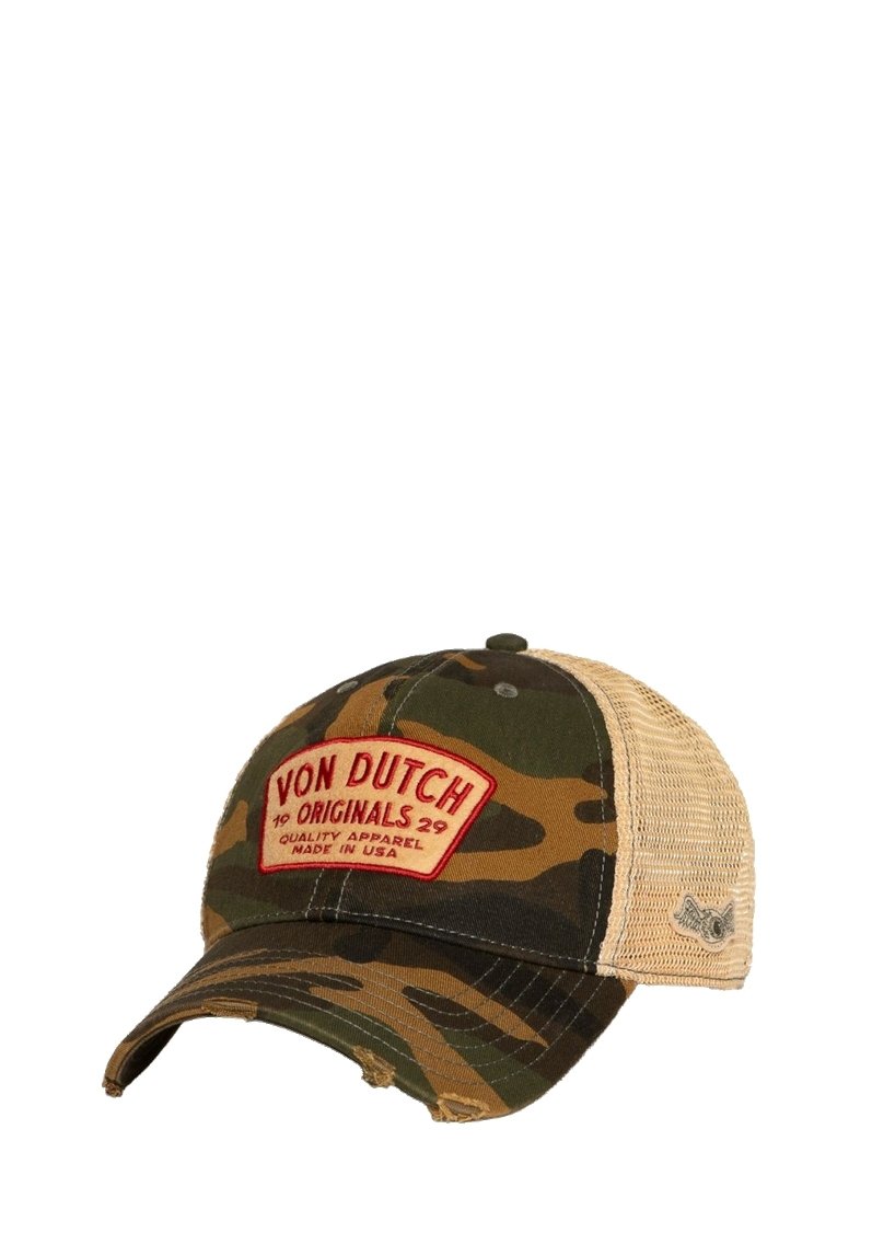 Gorra de béisbol de camuflaje con una parte frontal estructurada y parte trasera de malla. Presenta un parche rojo con "VON DUTCH ORIGINALS" y acentos desgastados en la visera.