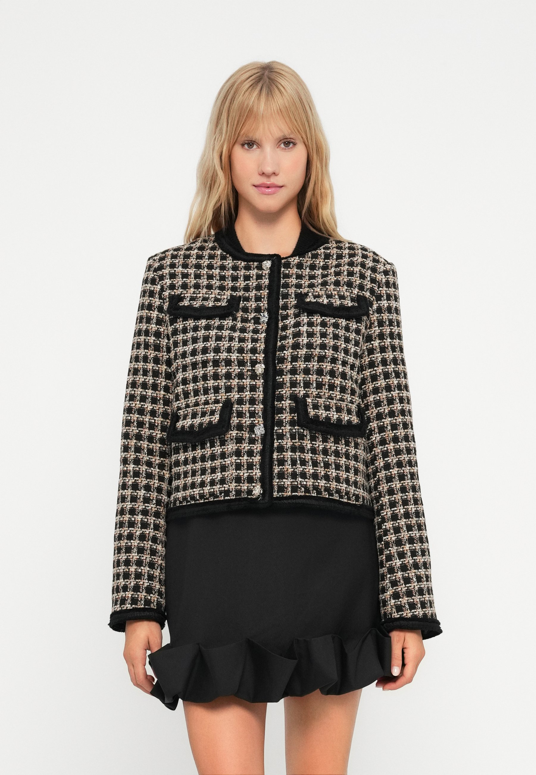 YAS YASVISMO SHORT JACKET Tunn Jacka Black multi coloured svart YAS YASVISMO SHORT JACKET Tunn Jacka Black multi coloured svart