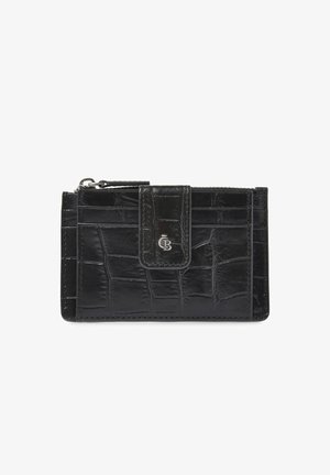 Cartera de cuero negro con patrón de cocodrilo, logo plateado en cierre con broche y bolsillo para monedas con cremallera en la parte superior.