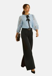 Nepasirinkta, pale blue