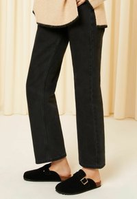 Friends Like These REGULAR FIT - BUCKLE COMFORT  FIT - Puukingad - black