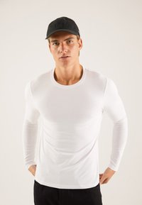 Pier One - MUSCLE FIT - Long sleeved top - white Thumbnail Image 1