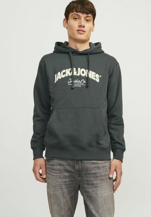 Felpa grigia con cappuccio e cordino, con logo bianco "JACK&JONES" su petto. Tessuto morbido e polsini e orlo a costine; vestibilità casual.