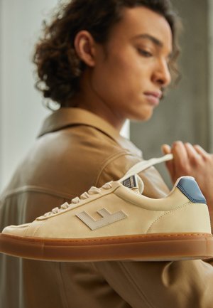 CLASSIC 70S UNISEX - Trainers - almond navy caramel