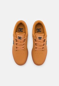 DC Shoes CRISIS 2 - Sapatilha de treino - wheat