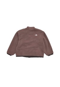 Braune Fleecejacke mit hohem Kragen, elastischen Bündchen und schwarzem Saum. Verfügt über ein kleines weißes Logo auf der linken Brust. Weiche Textur.