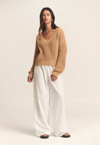 ST MRLO EVIE  - Svetrík - sand