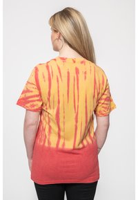 Paradiso Clothing THE DOORS LIGHT MY FIRE DYE WASH - Print T-shirt - orange