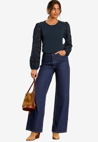 Unselected, navy