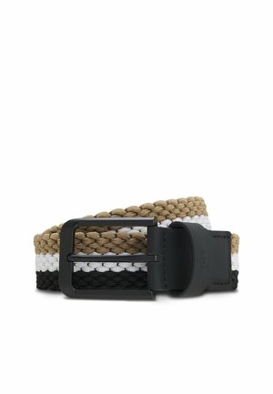 Geflochtener Gürtel mit schwarzer Metallschnalle, verziert mit horizontalen Streifen in Beige, Weiß und Schwarz, zusammengerollt mit Schnalle nach vorne.