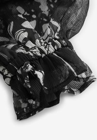 Next REGULAR FIT - Denní šaty - monochrome floral