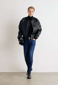 Thumbnail Image 2