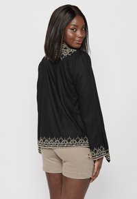 Koroshi LONG-SLEEVED - Ljetna jakna - black