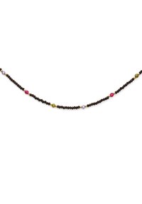 Collar marrón de cuentas con gemas de colores dispersas en tonos rosa, verde y púrpura. Textura suave con un diseño delicado.