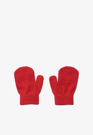 Para czerwonych wełnianych rękawiczek z kciukami, z prążkowanymi mankietami, leżących płasko na białym tle.