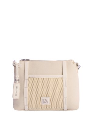 Bolso bandolera beige con textura, bolsillo frontal de malla, cremallera plateada y etiqueta "DON ALGODON" en el lateral.