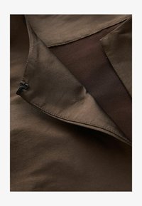 Non selezionato, chocolate brown