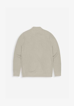 Beige lange mouwen gebreide trui met geribbelde manchetten, zoom en kraag, getoond vanaf de achterkant op een witte achtergrond.