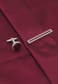 Pier One SET - Mouchoir de poche - bordeaux